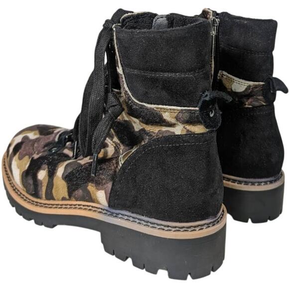 Me‎ Too Genuine Leather Santos Combat Boots Camo Suede 7M Memory Foam Padded - Picture 5 of 16